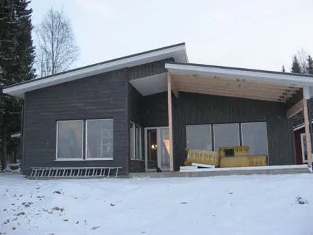 Nybyggt hus i grått